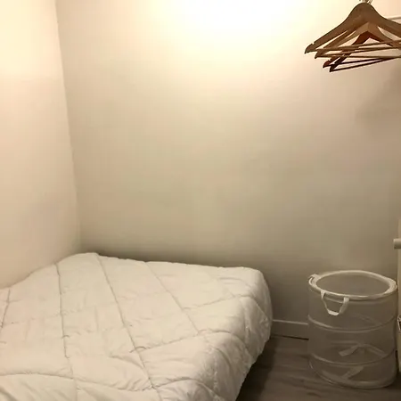 2 Pieces Avec Cabine Proche Bois Fleuri